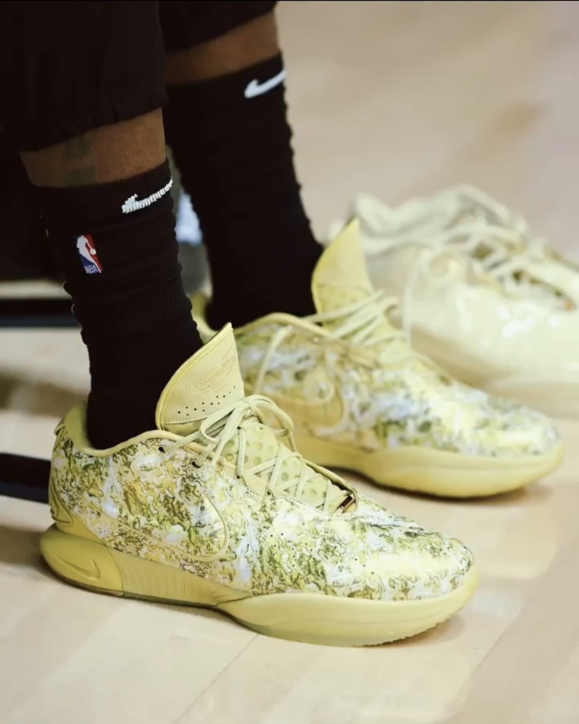 NBA Nike Basketball Shoe - Lebron XX - Mens